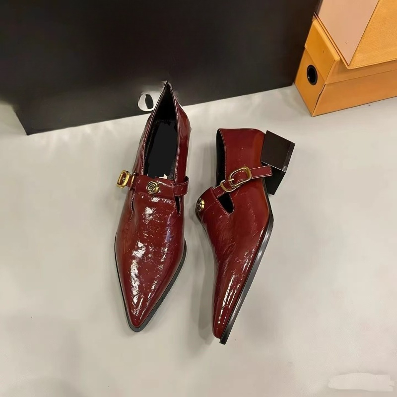 Sapatos Femininos de Sola Gros - Pointed Toe Flat avaliação e preço